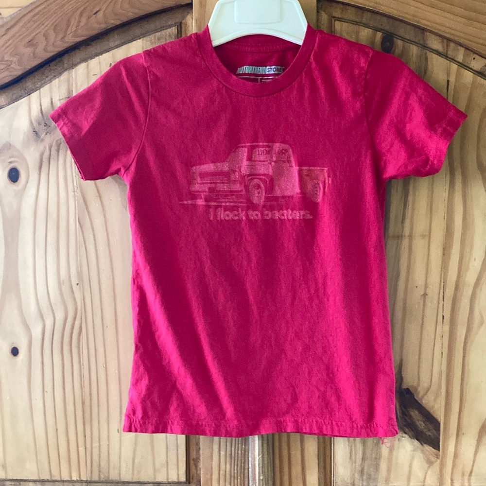 Boys Motor Trend red beater vintage truck short sleeve t-shirt size M